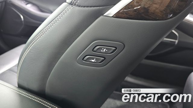 Genesis G90 2020 — photo 32