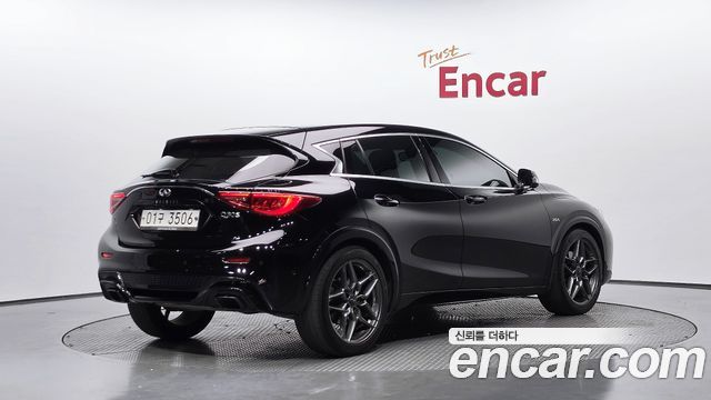Infiniti Q30 2017 — photo 2
