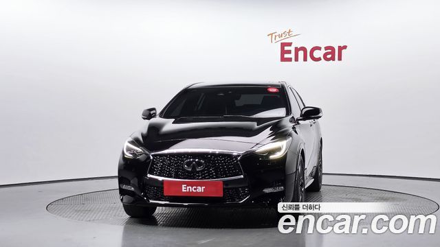 Infiniti Q30 2017 — photo 3