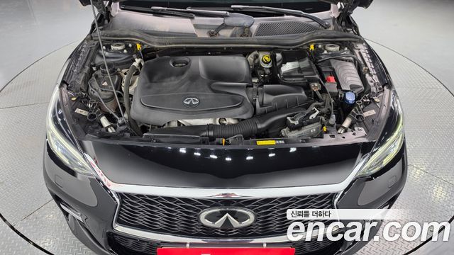 Infiniti Q30 2017 — photo 6