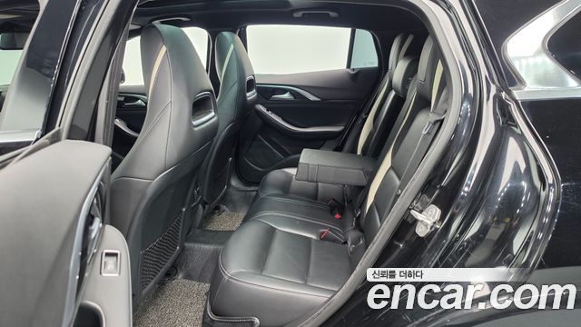 Infiniti Q30 2017 — photo 11