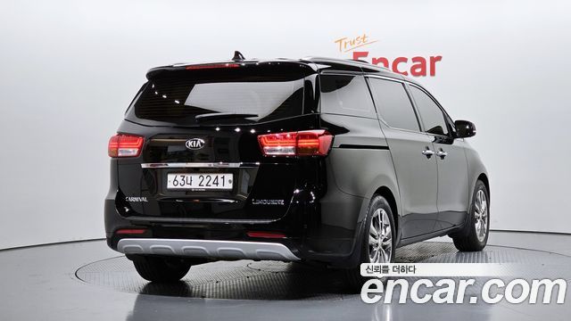 Kia Canival 2018 — photo 2