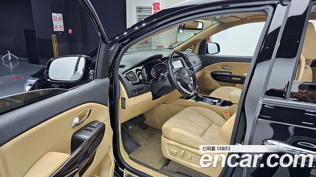 Kia Canival 2018 — photo 10