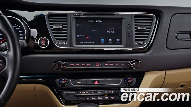 Kia Canival 2018 — photo 14