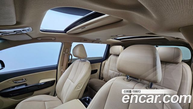 Kia Canival 2018 — photo 18
