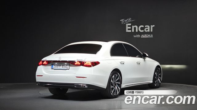 Mercedes-Benz E-Class 2024 — photo 2