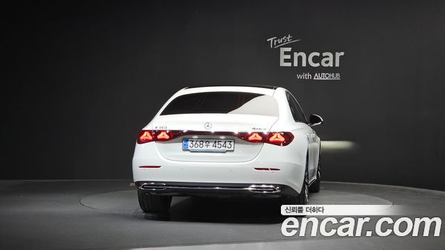 Mercedes-Benz E-Class 2024 — photo 4