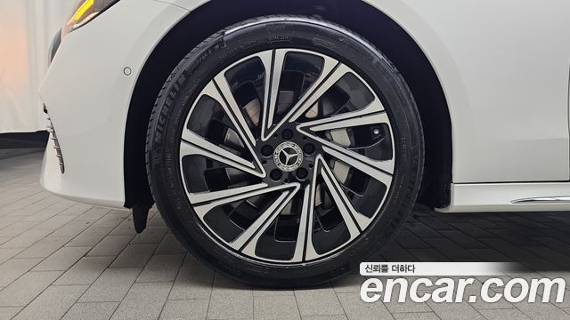 Mercedes-Benz E-Class 2024 — photo 5