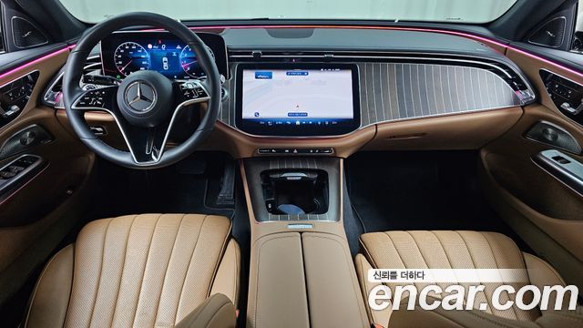 Mercedes-Benz E-Class 2024 — photo 10