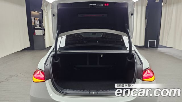 Mercedes-Benz E-Class 2024 — photo 23