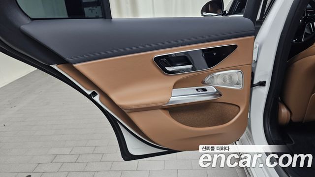 Mercedes-Benz E-Class 2024 — photo 15