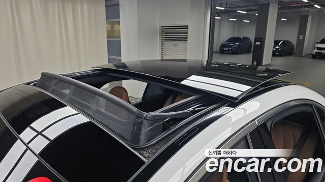 Mercedes-Benz E-Class 2024 — photo 28