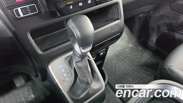 Hyundai Staria 2023 — photo 12