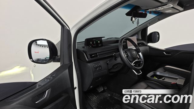 Hyundai Staria 2023 — photo 13