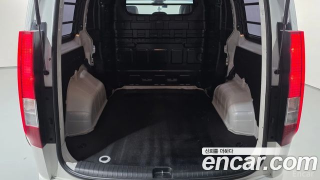 Hyundai Staria 2023 — photo 21