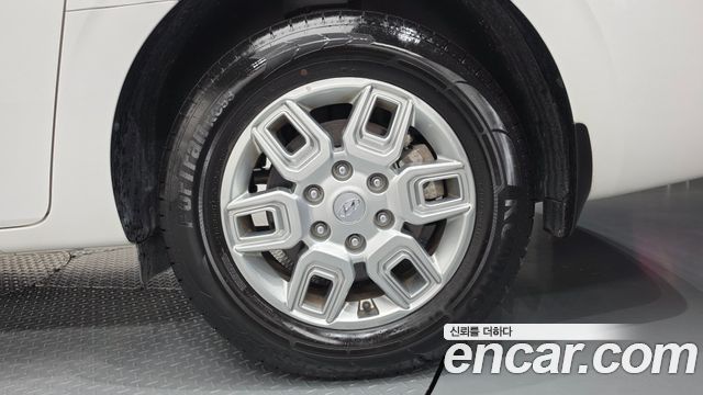 Hyundai Staria 2023 — photo 7