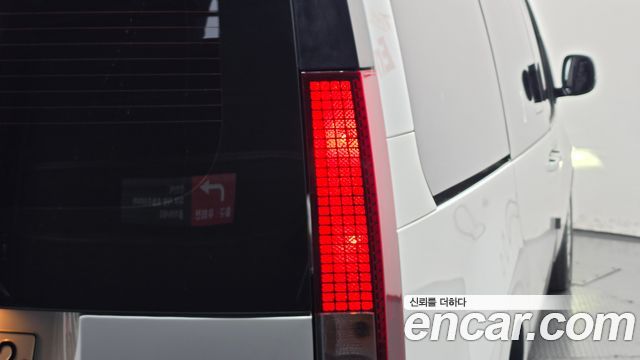 Hyundai Staria 2023 — photo 9