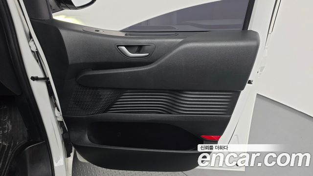Hyundai Staria 2023 — photo 14