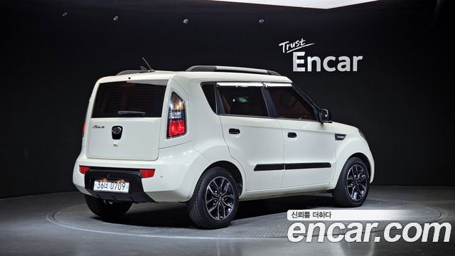 Kia Soul 2010 — photo 2