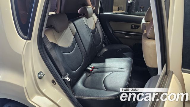 Kia Soul 2010 — photo 11