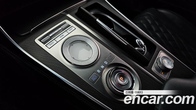Genesis GV80 2020 — photo 9