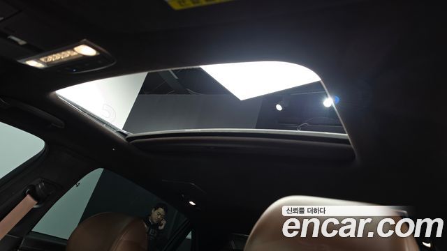 Genesis G90 2019 — photo 17