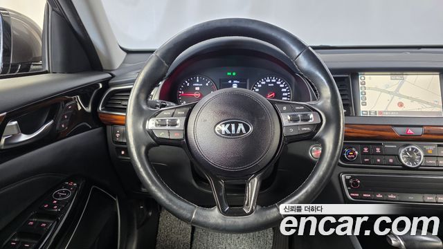 Kia K7 2016 — photo 18
