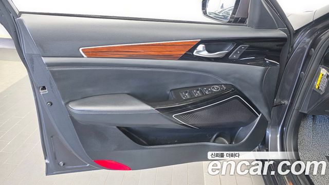 Kia K7 2016 — photo 14