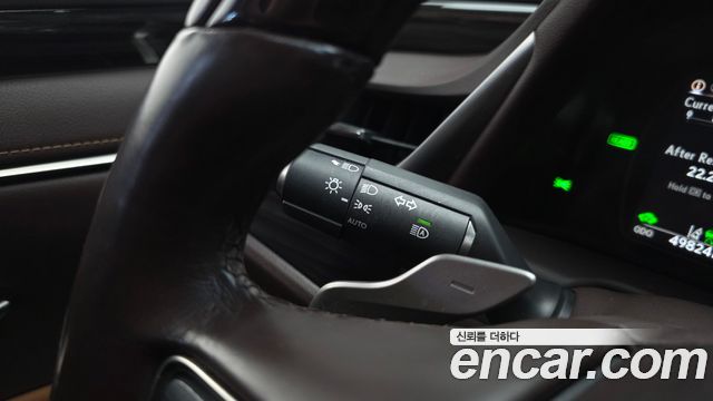 Lexus ES 2021 — photo 28