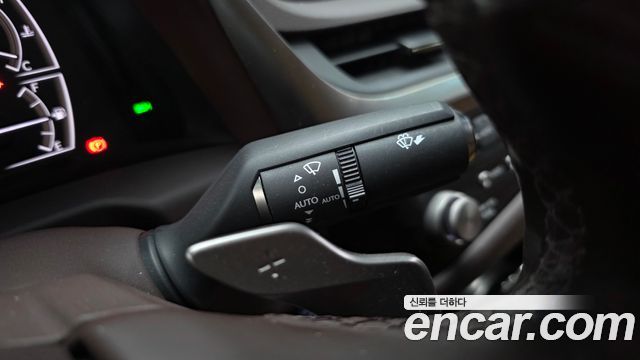 Lexus ES 2021 — photo 33