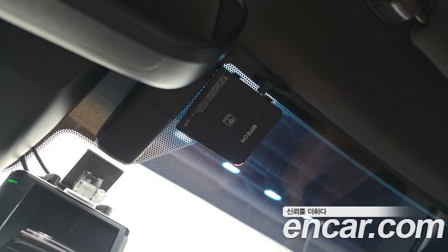 Lexus ES 2021 — photo 34
