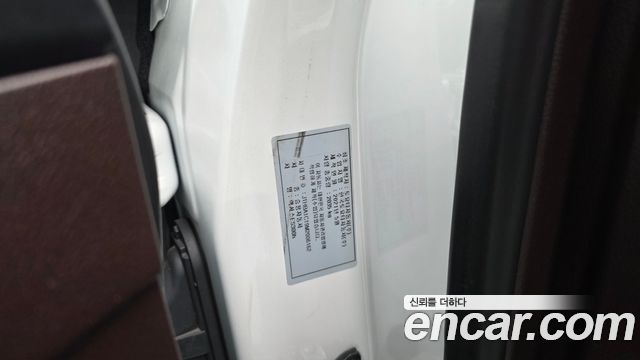 Lexus ES 2021 — photo 35