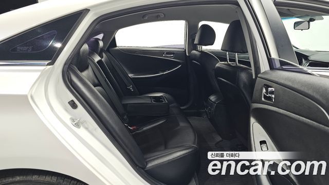 Hyundai Sonata 2013 — photo 11