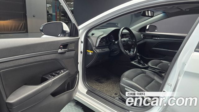 Hyundai AVANTE 2020 — photo 13