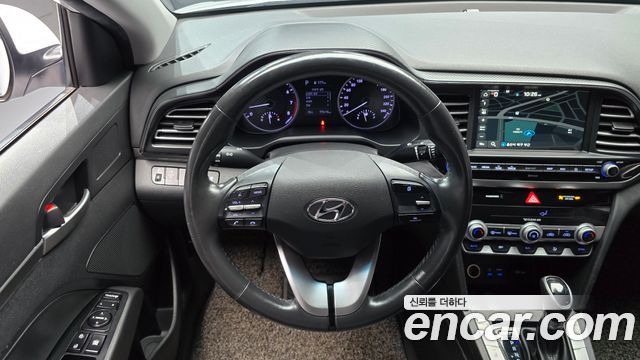 Hyundai AVANTE 2020 — photo 19