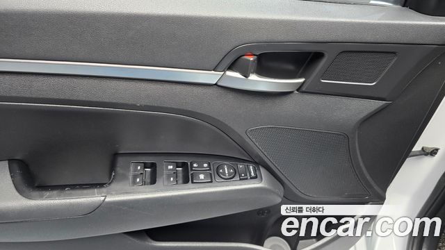 Hyundai AVANTE 2020 — photo 22