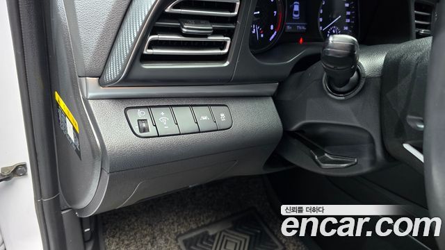 Hyundai AVANTE 2020 — photo 24