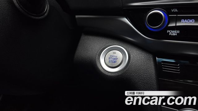Hyundai AVANTE 2020 — photo 25