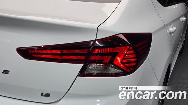 Hyundai AVANTE 2020 — photo 9