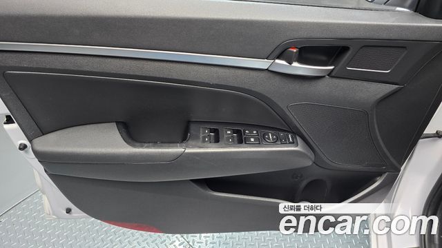 Hyundai AVANTE 2020 — photo 14