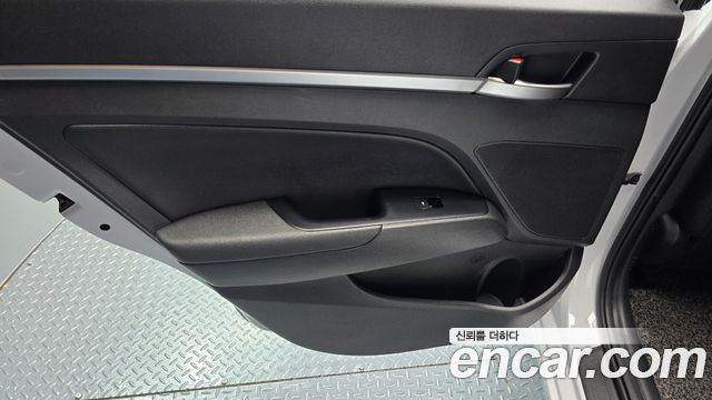 Hyundai AVANTE 2020 — photo 15