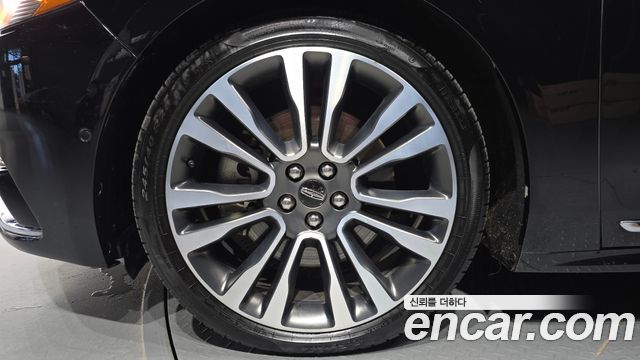 Lincoln Continental 2018 — photo 5