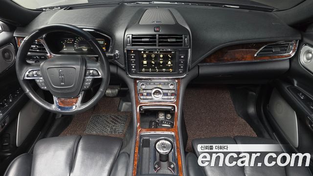 Lincoln Continental 2018 — photo 10
