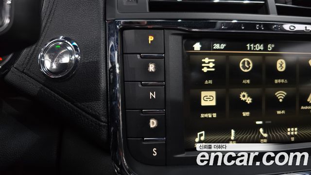 Lincoln Continental 2018 — photo 12