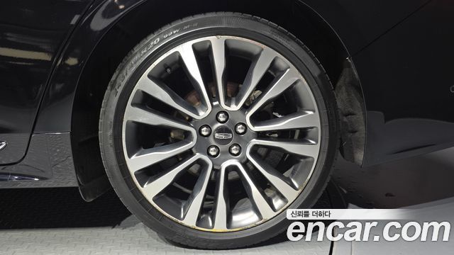 Lincoln Continental 2018 — photo 7