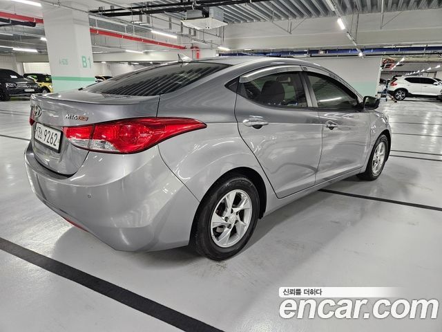 Hyundai AVANTE 2012 — photo 4