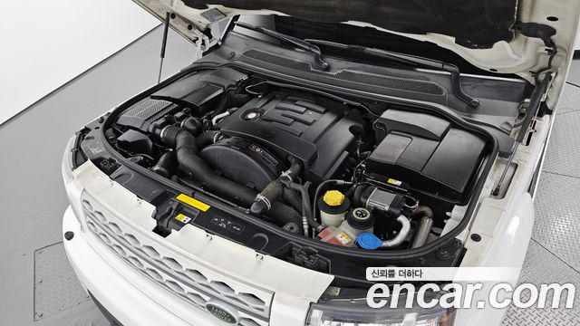 Land Rover Discovery 2013 — photo 6