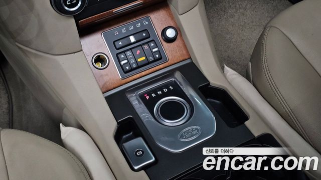 Land Rover Discovery 2013 — photo 9