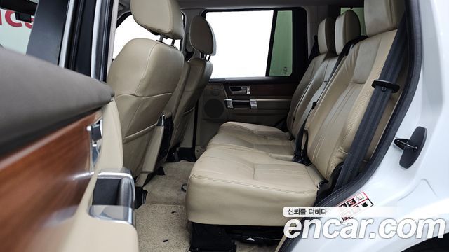 Land Rover Discovery 2013 — photo 11
