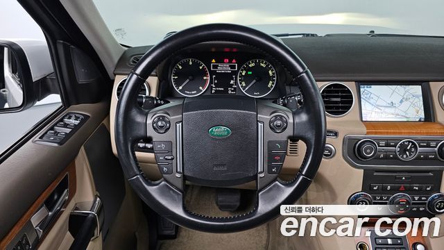 Land Rover Discovery 2013 — photo 12
